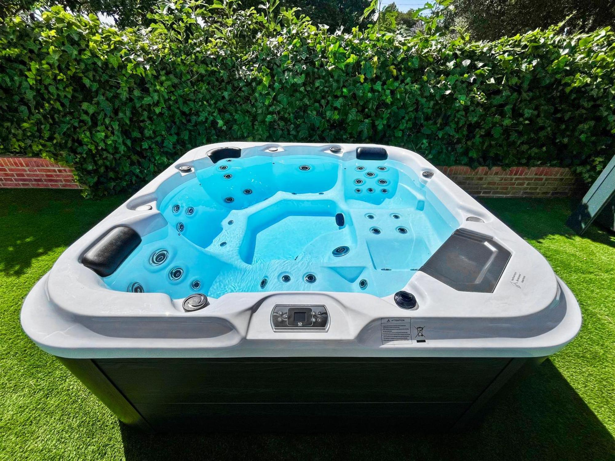 Villa San Patricio I Piscina Privada I Jacuzzi Spa I Bbq I Ps5 I Aire Acon I 3000M2 I 5Min-Centro เฮเรซ เด ลาฟรอนเตรา ภายนอก รูปภาพ